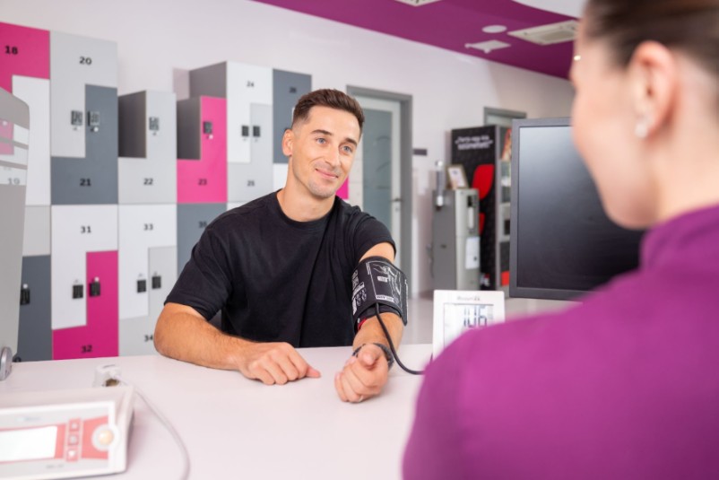 Vérnyomásmérés plazmaadáshoz szükséges alkalmassági vizsgálat során